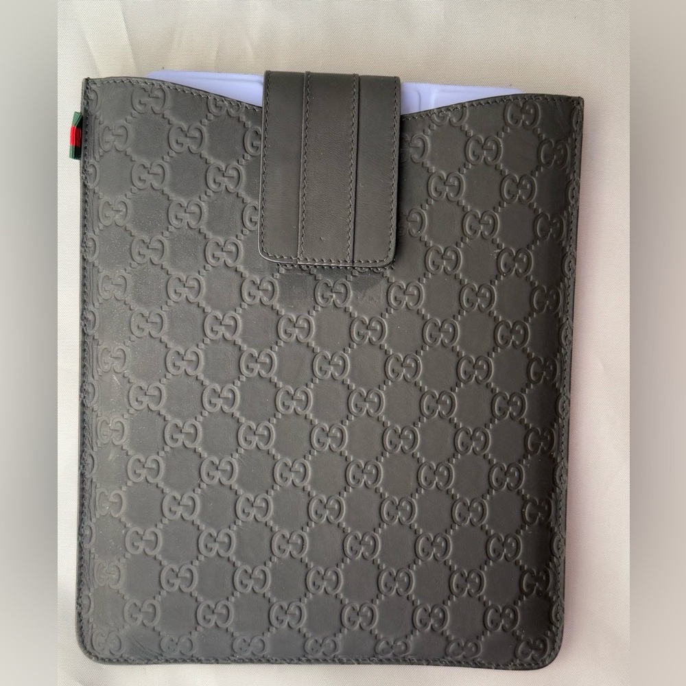 Gucci BLACK Embossed Tablet Case GUCCISIMA GG TOM FORD ERA
Leather
